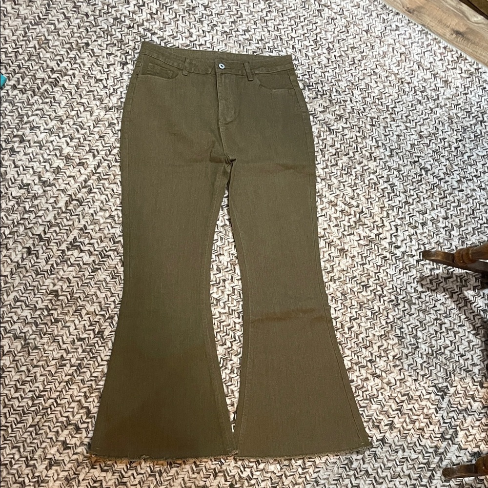 Women’s Olive Flared Jeans, size XL